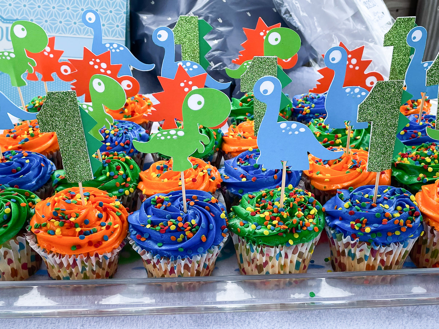 CUPCAKE TOPPERS