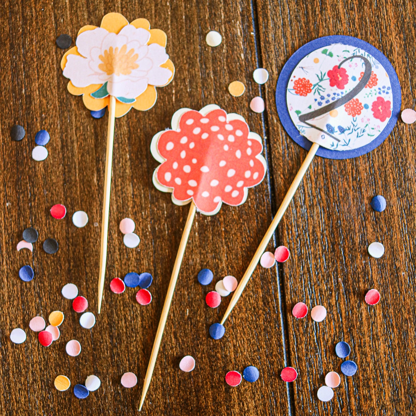 CUPCAKE TOPPERS