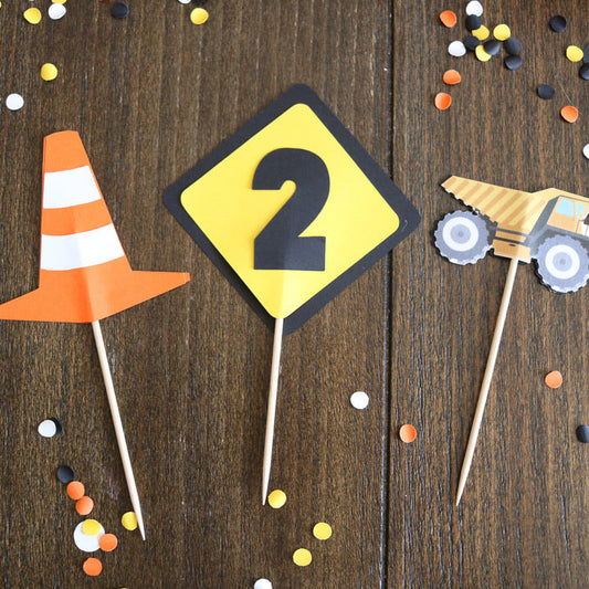 CUPCAKE TOPPERS